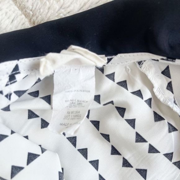 One Clothing Size‎ 0 Black White Contrast Triangular Collared Sleeveless Dress - Picture 11 of 12